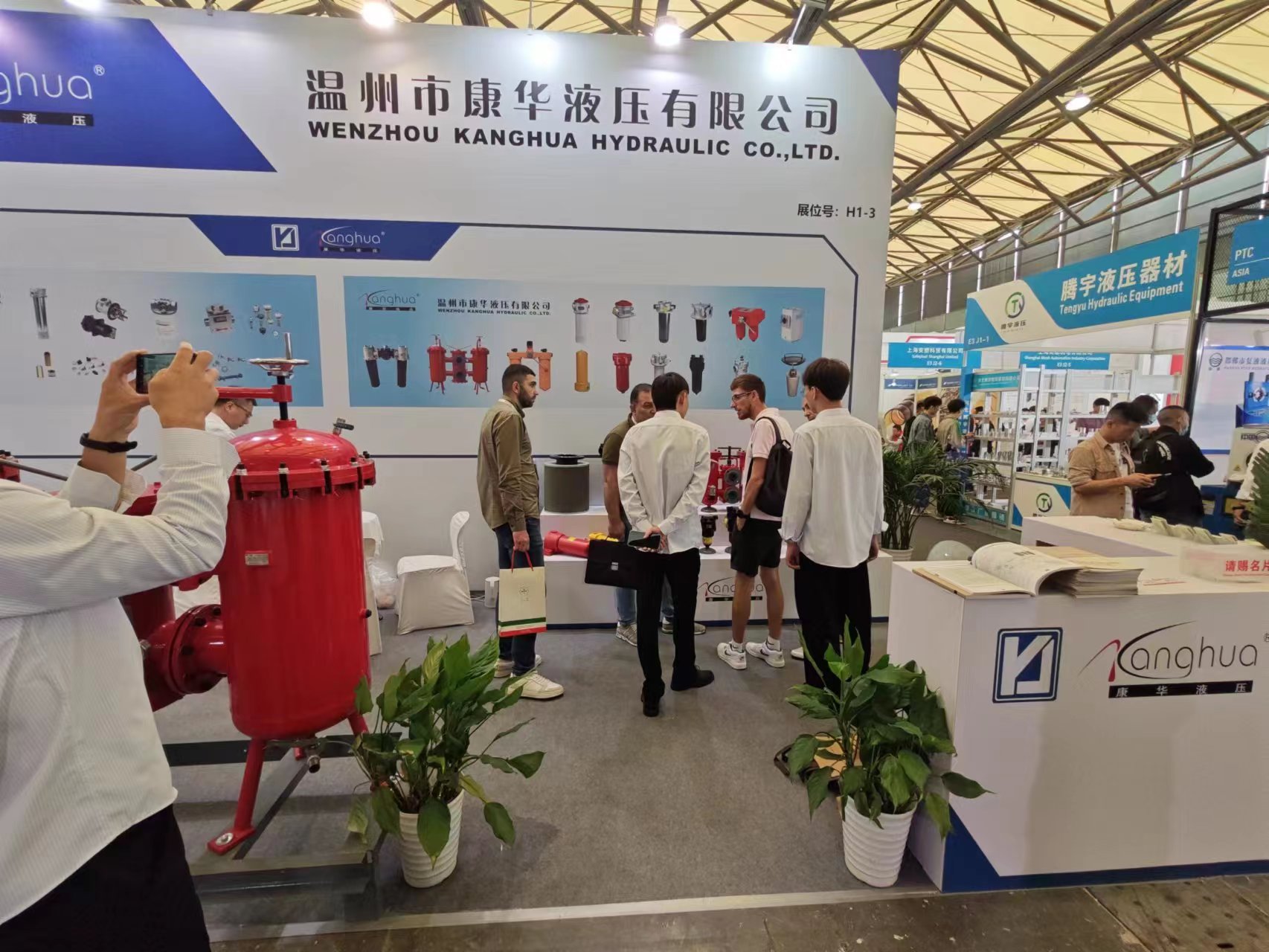 2023年上海PTC展會(huì)康華液壓圓滿(mǎn)成功、過(guò)濾器、液壓附件、過(guò)濾器濾芯